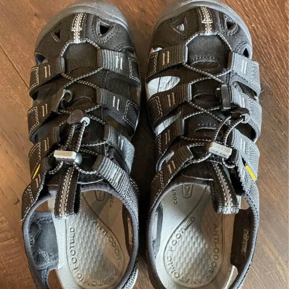 Keen | Shoes | Keen 7 Like New Worn Once Keen Mens 